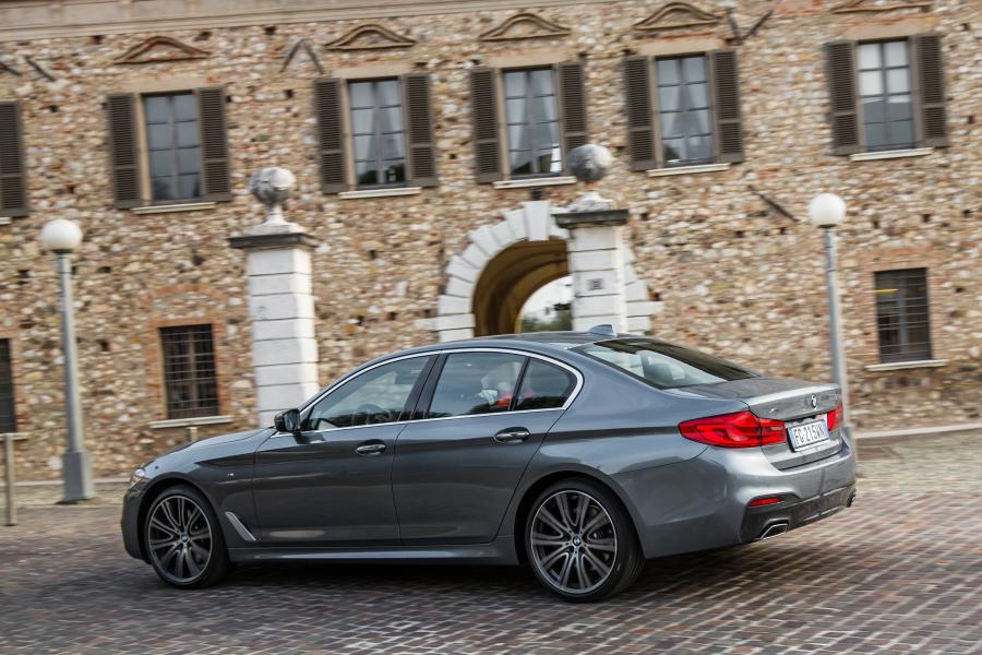  BMW 530d xDrive Sedan M Sport 2017 года  (WW) (фото 29 из 41)